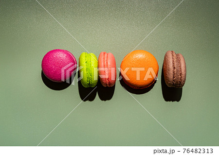 Cookie macaron or macaroon Cookie macaron or macaroon 76482313