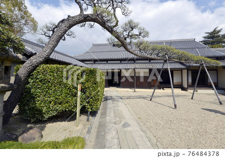 鴻池新田会所　本屋　大阪府東大阪市 76484378