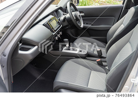 自動車の前席 自動車の前席 76493864