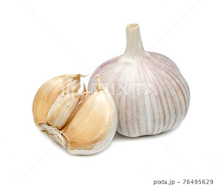 closeup garlic isolated on white background closeup garlic isolated on white background 76495629
