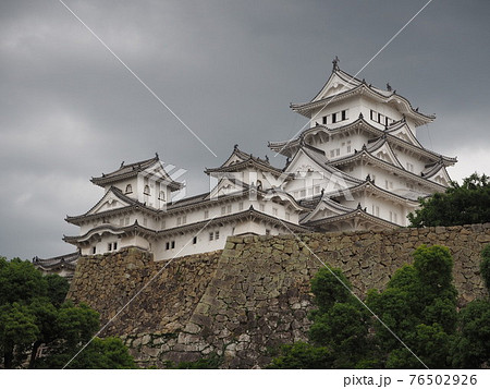 曇り空のお城 曇り空のお城 76502926