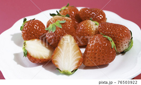 佐賀県産のイチゴ「さがほのか」(日本産)、4月 佐賀県産のイチゴ「さがほのか」(日本産)、4月 76503922