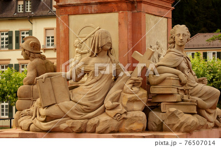 Goddies of Statue of Minerva on the Old Bridge in Heidelberg, Germany 76507014
