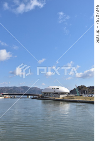 春の宮城石巻市旧北上川 76507346