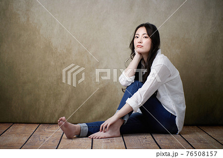 ビューティー　ロングヘアの女性 76508157