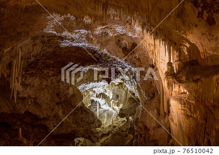 The Frasassi caves (Grotte di Frasassi), a huge karst cave system. Marche, Italy The Frasassi caves (Grotte di Frasassi), a huge karst cave system. Marche, Italy 76510042
