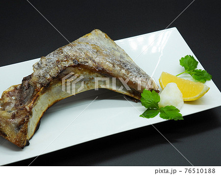 マグロのカマ焼き マグロのカマ焼き 76510188