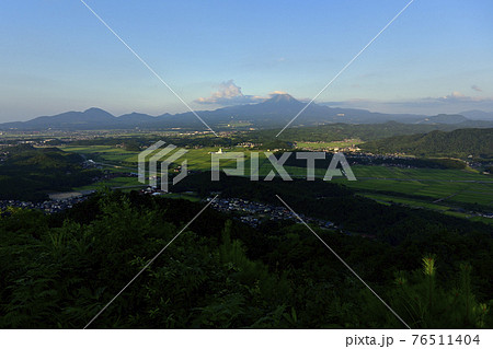 母塚山より望む大山 母塚山より望む大山 76511404