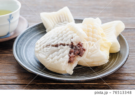 白いもちもちなたい焼き 76513348