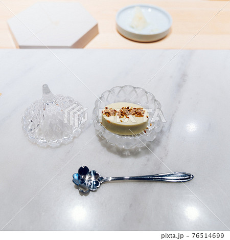 デザート アイスクリーム そば 76514699