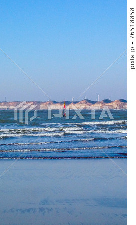 千葉県銚子市にある東洋のドーバーと言われている晴れた日の屏風ヶ浦 76518858