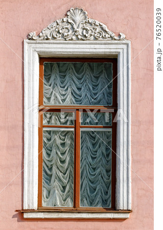 Window on a pink wall. Window on a pink wall. 76520039