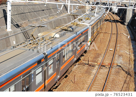 通勤電車 通勤電車 76523431