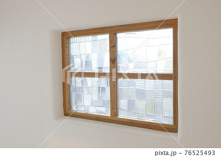 アンティークな室内窓 の写真素材