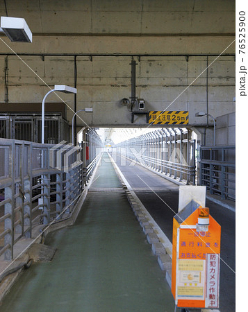 因島大橋の歩行者自転車専用道 因島大橋の歩行者自転車専用道 76525900