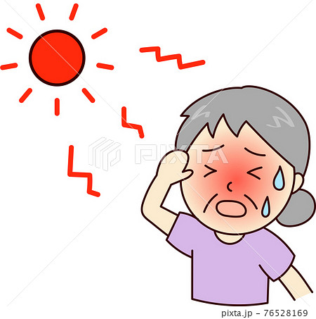 暑さで汗をかき熱中症になりそうな高齢の女性のイラスト素材