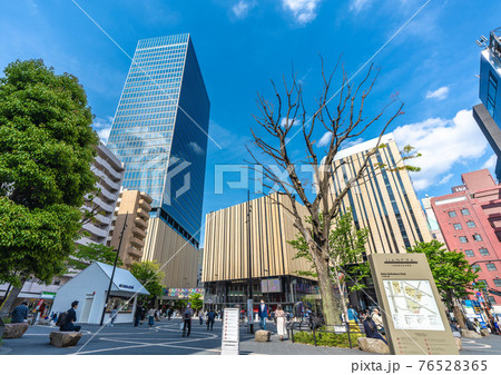 日本の東京都市景観 まん延防止初日、普段の光景。中池袋公園やハレザ池袋などを望む=4月12日 日本の東京都市景観 まん延防止初日、普段の光景。中池袋公園やハレザ池袋などを望む=4月12日 76528365