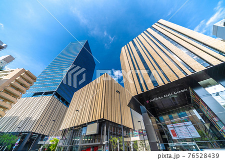 日本の東京都市景観 まん延防止初日、普段の光景。中池袋公園やハレザ池袋などを望む=4月12日 日本の東京都市景観 まん延防止初日、普段の光景。中池袋公園やハレザ池袋などを望む=4月12日 76528439