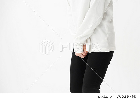 頻尿イメージ　女性 76529769