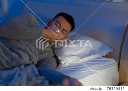 man sneeze and get fever 76529835
