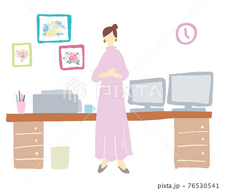 自宅の作業机の前に立つおしゃれな女性のイラスト素材
