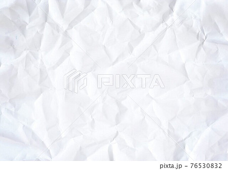 白い紙しわ 76530832