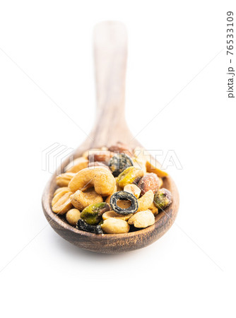 Mix of salted nuts. 76533109