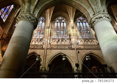 リンツ新大聖堂のステンドグラス 76536373
