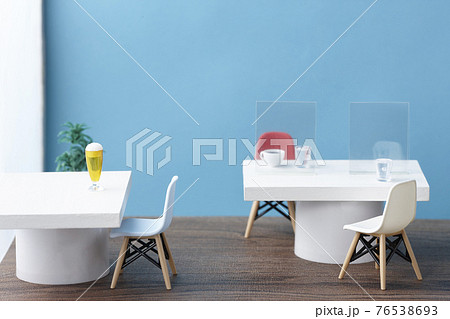 カフェ_オフィス_ソーシャルディスタンス_フィジカルディスタンス 76538693