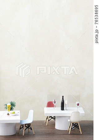 カフェ_オフィス_ソーシャルディスタンス_フィジカルディスタンス 76538695
