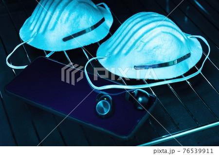 Ultraviolet light sterilization of face mask and smartphone Ultraviolet light sterilization of face mask and smartphone 76539911