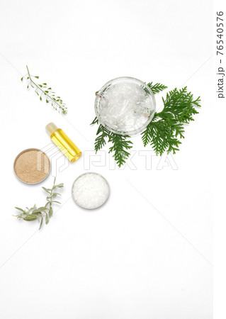Ingredients for the production of natural cosmetics. 76540576