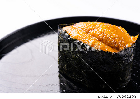 うに軍艦 白背景 うに軍艦 白背景 76541208