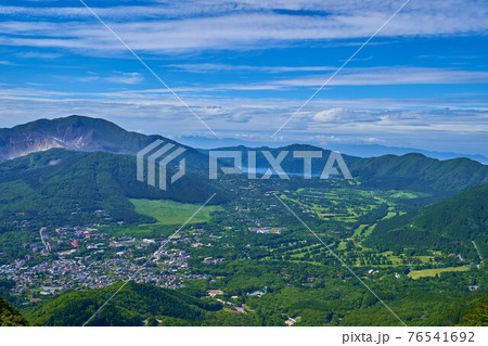 金時山の山頂から南側眺望(神山,大涌谷,芦ノ湖,三国山,仙石原) 76541692