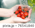 ミニトマト トマト 手 76541840