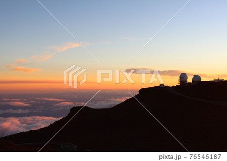 ハワイ、マウイ島、ハレアカラ山頂の夕暮れ ハワイ、マウイ島、ハレアカラ山頂の夕暮れ 76546187