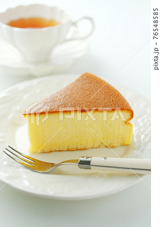 チーズケーキ(スフレ)と紅茶 76548585