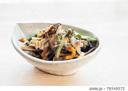 山菜の煮物 山菜の煮物 76549572