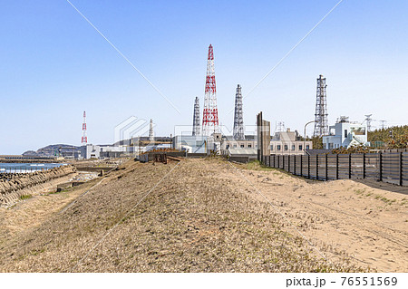 荒浜海岸から望む柏崎刈羽原子力発電所 76551569