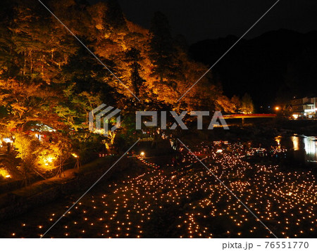 香嵐渓の紅葉ライトアップの夜景とキャンドルライト 香嵐渓の紅葉ライトアップの夜景とキャンドルライト 76551770