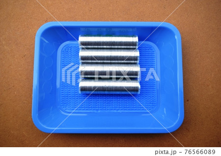 両替イメージ 青いトレー 76566089