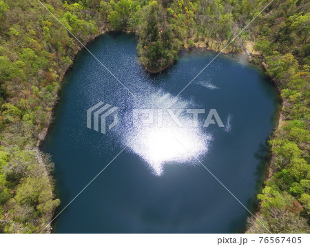 空撮・春の豊似湖(北海道・えりも町) 空撮・春の豊似湖(北海道・えりも町) 76567405