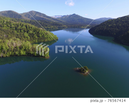 空撮・初夏の然別湖(北海道・鹿追町) 空撮・初夏の然別湖(北海道・鹿追町) 76567414