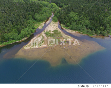 空撮・然別湖の三角州(北海道・鹿追町) 空撮・然別湖の三角州(北海道・鹿追町) 76567447