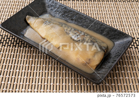 サバの味噌煮 76572573