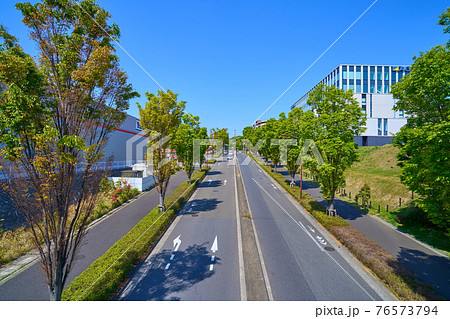 東京都稲城市若葉台1丁目と2丁目の境界を通る町田調布線(都道19号)の西方面 東京都稲城市若葉台1丁目と2丁目の境界を通る町田調布線(都道19号)の西方面 76573794