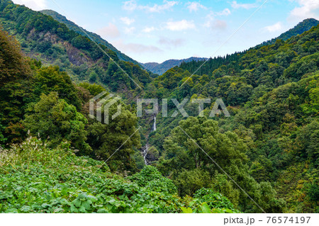 信州小谷村　尾丸滝 76574197