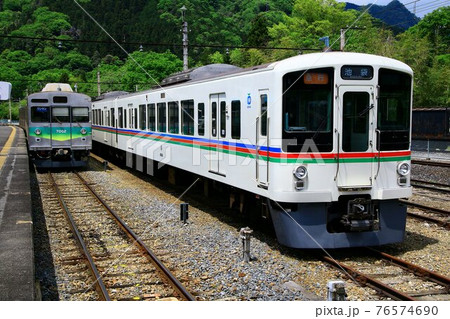 秩父鉄道・三峰口駅にて 秩父鉄道・三峰口駅にて 76574690