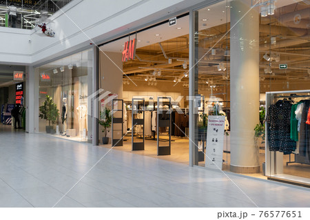 Scanner entrance gate for prevent theft in H&M store 76577651