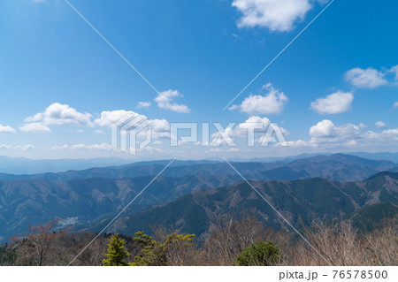 大岳山の山頂から見た景色 大岳山の山頂から見た景色 76578500